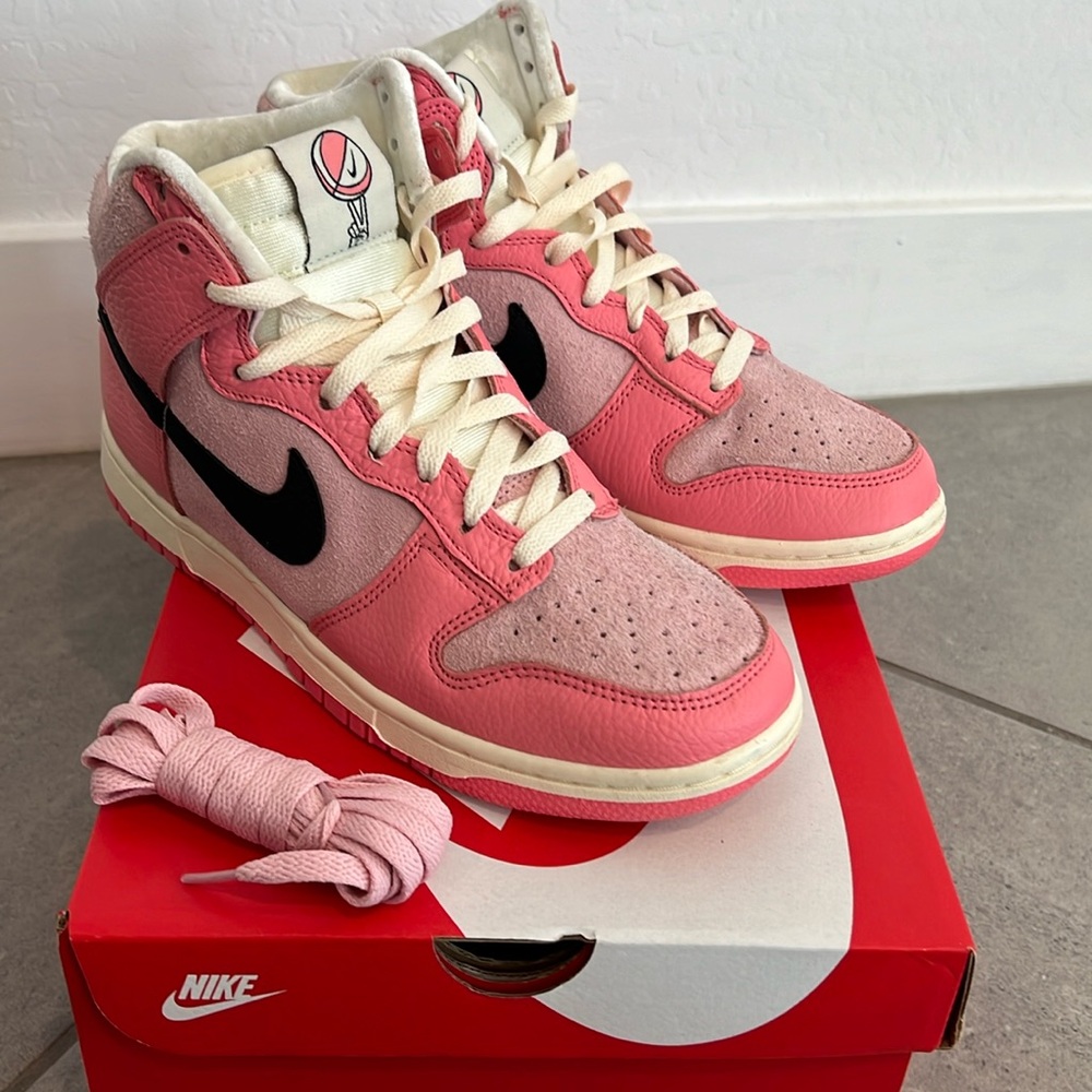 Nike Dunk High Hoops Pack Pink Womens Size 9 Med soft Pink / Black